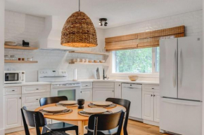 The Elm 4 Bed Bungalow with Backyard and Firepit